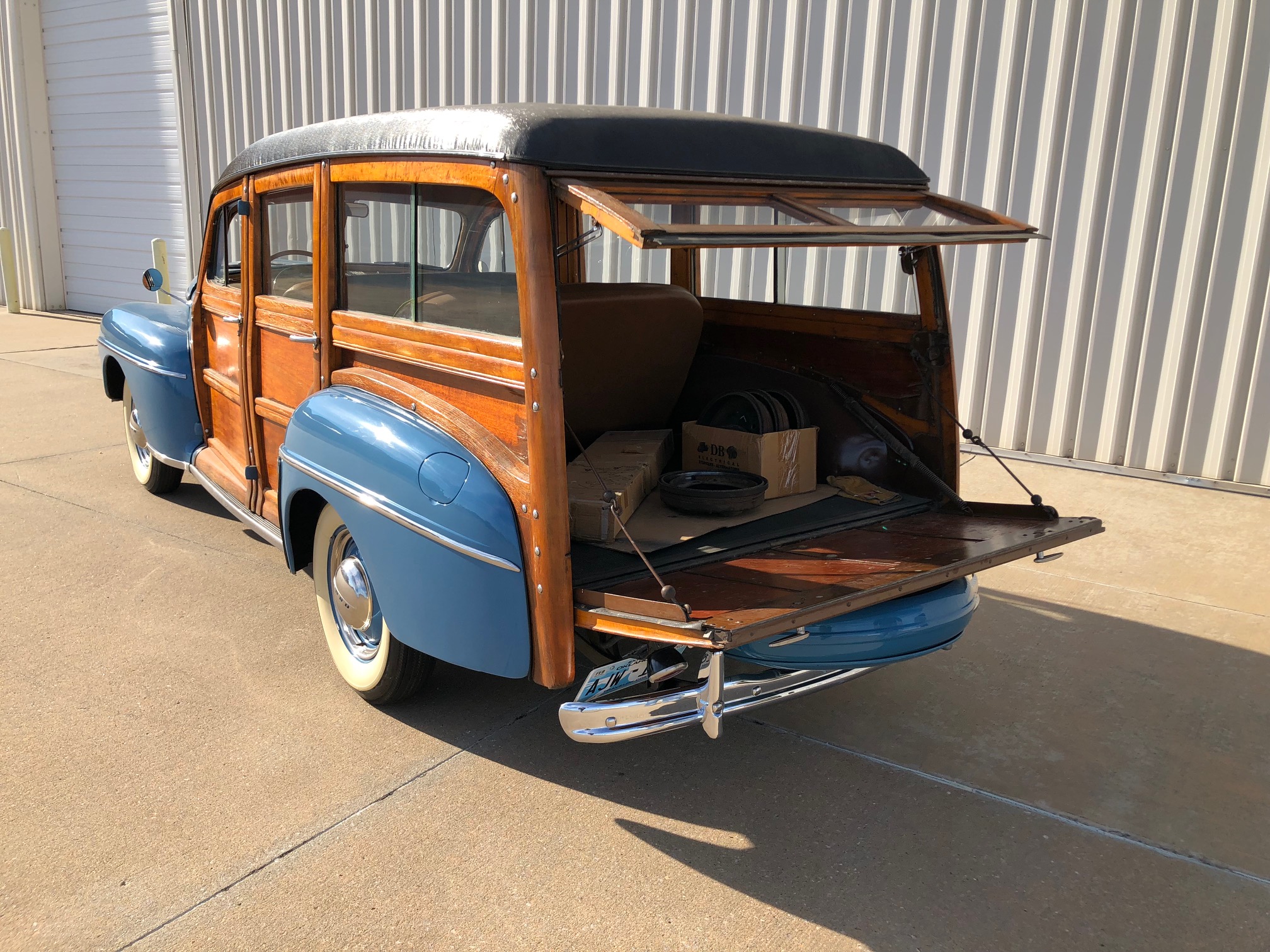 13th Image of a 1947 FORD SUPER DELUXE WOODY