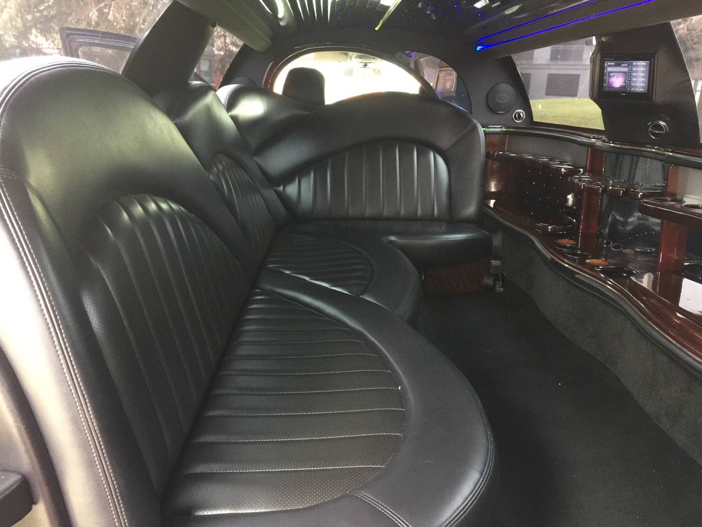 11th Image of a 2007 LINCOLN TOWN CAR EXECUTIVE