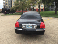 Image 6 of 15 of a 2007 LINCOLN TOWN CAR EXECUTIVE
