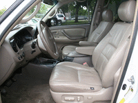 Image 7 of 12 of a 2007 TOYOTA SEQUOIA