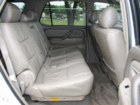 Image 10 of 12 of a 2007 TOYOTA SEQUOIA