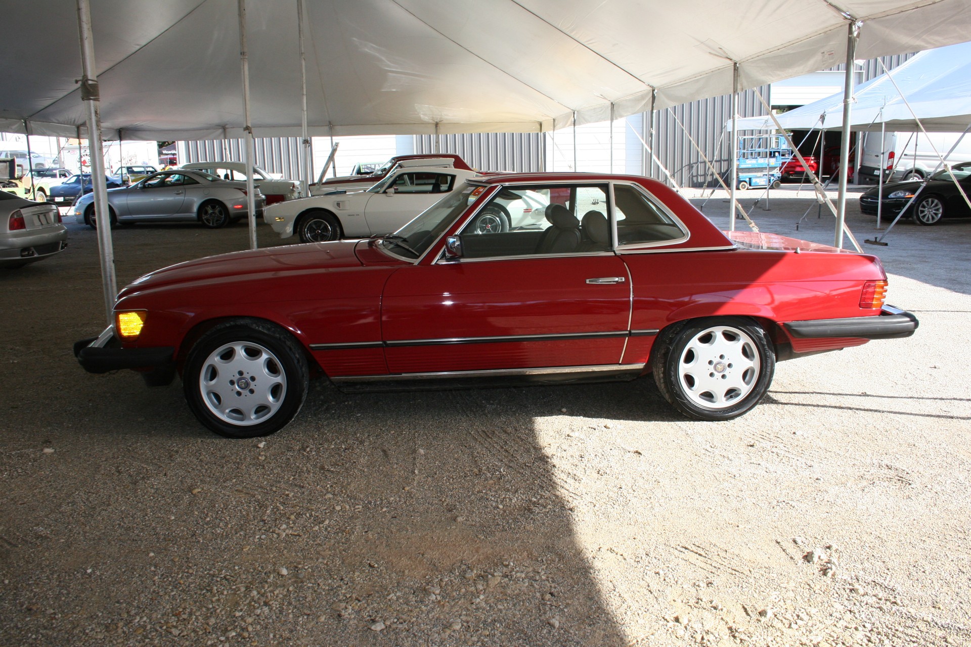 2nd Image of a 1982 MERCEDES-BENZ 380 380SL