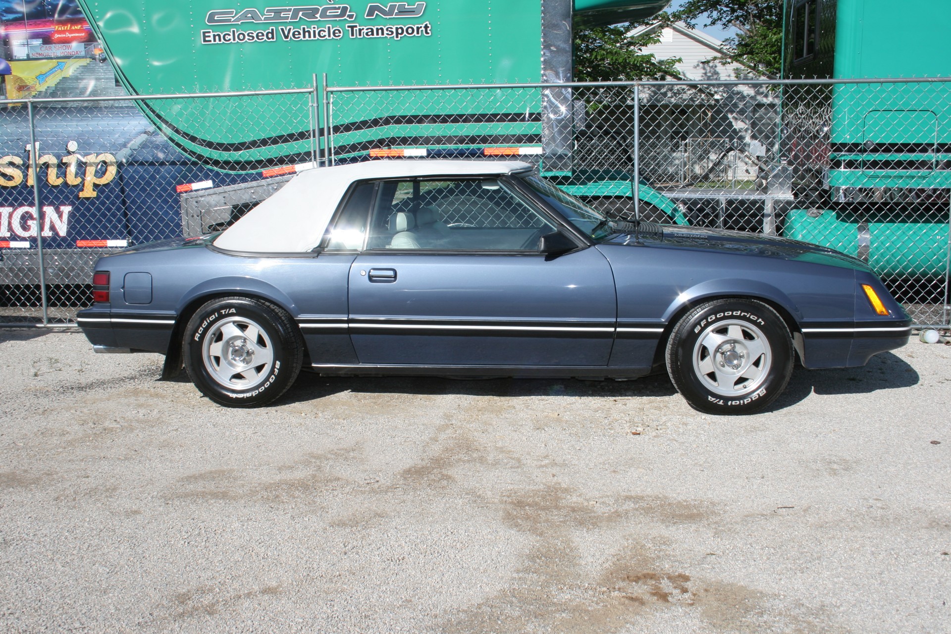 2nd Image of a 1984 FORD MUSTANG LX