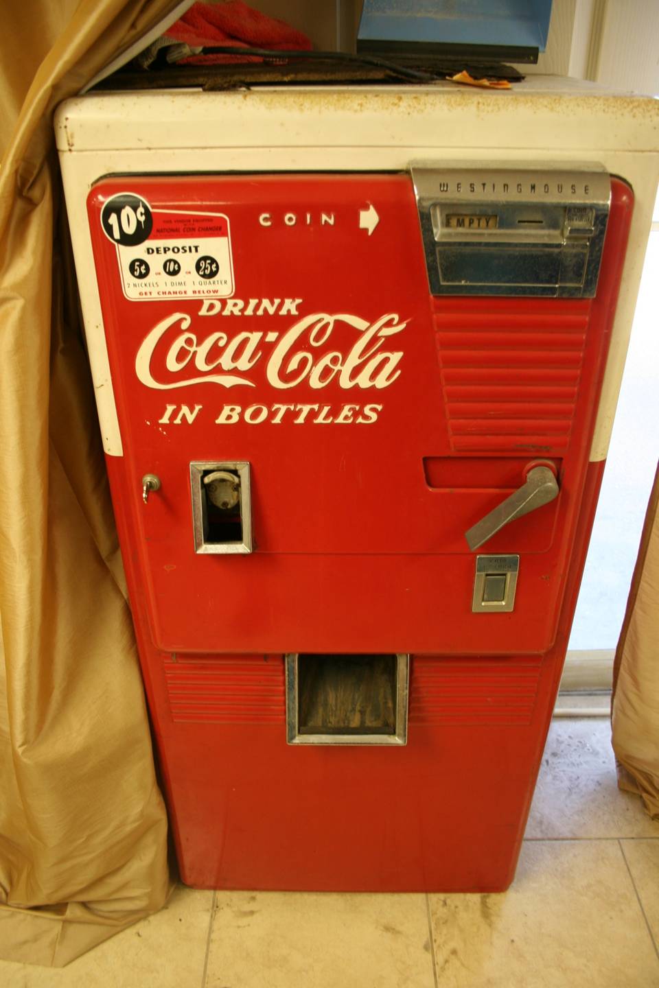 0th Image of a N/A WESTING HOUSE COCA COLA MACHINE
