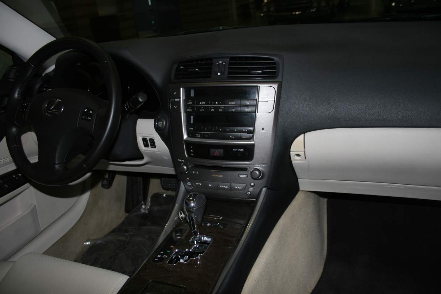 4th Image of a 2010 LEXUS IS 250C