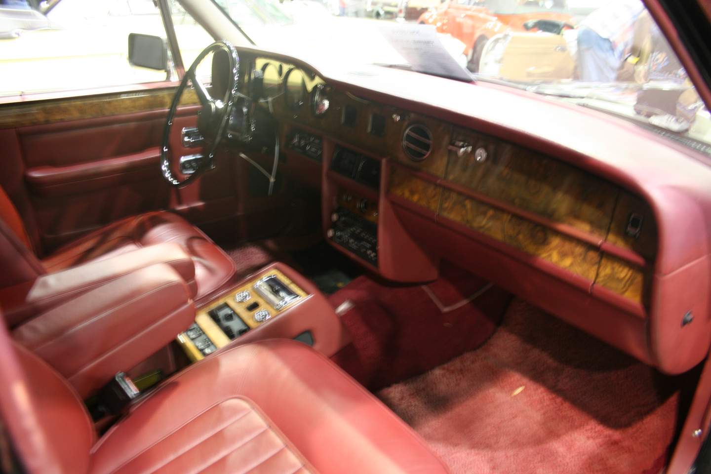 5th Image of a 1988 ROLLS ROYCE SILVER SPUR