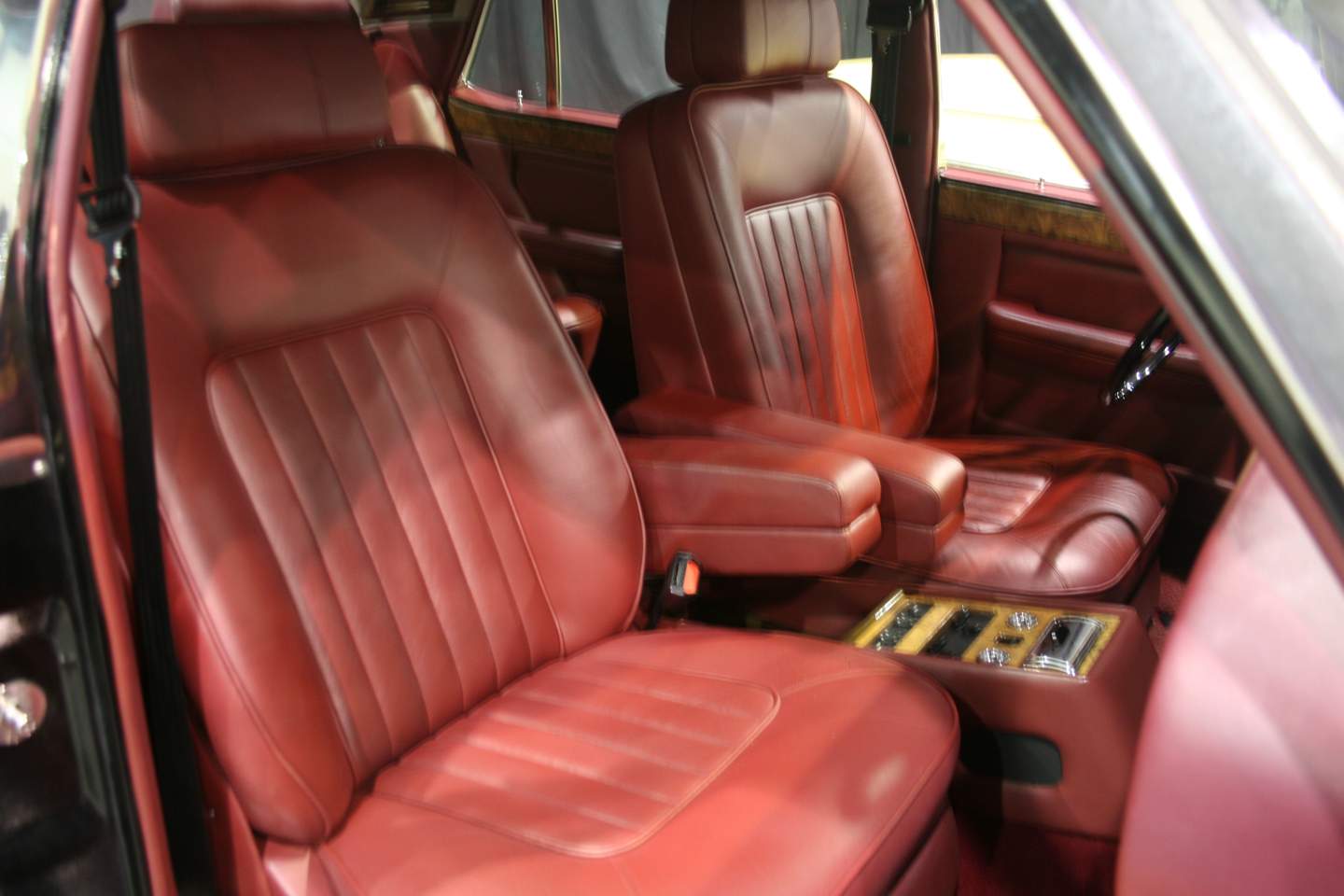 6th Image of a 1988 ROLLS ROYCE SILVER SPUR