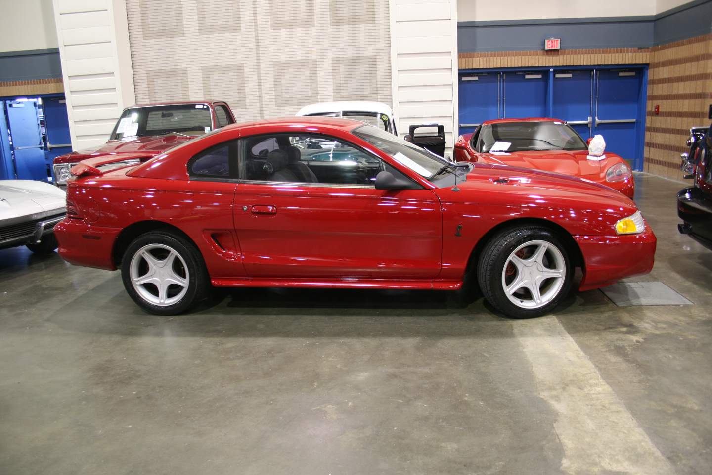 2nd Image of a 1994 FORD MUSTANG GT