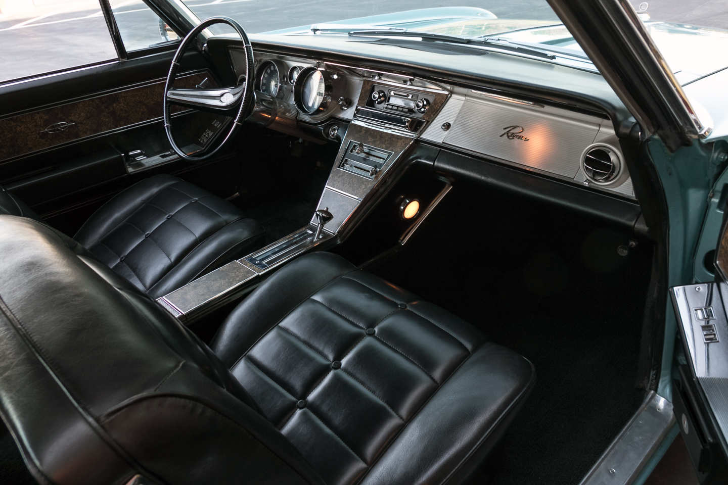 3rd Image of a 1964 BUICK RIVIERA