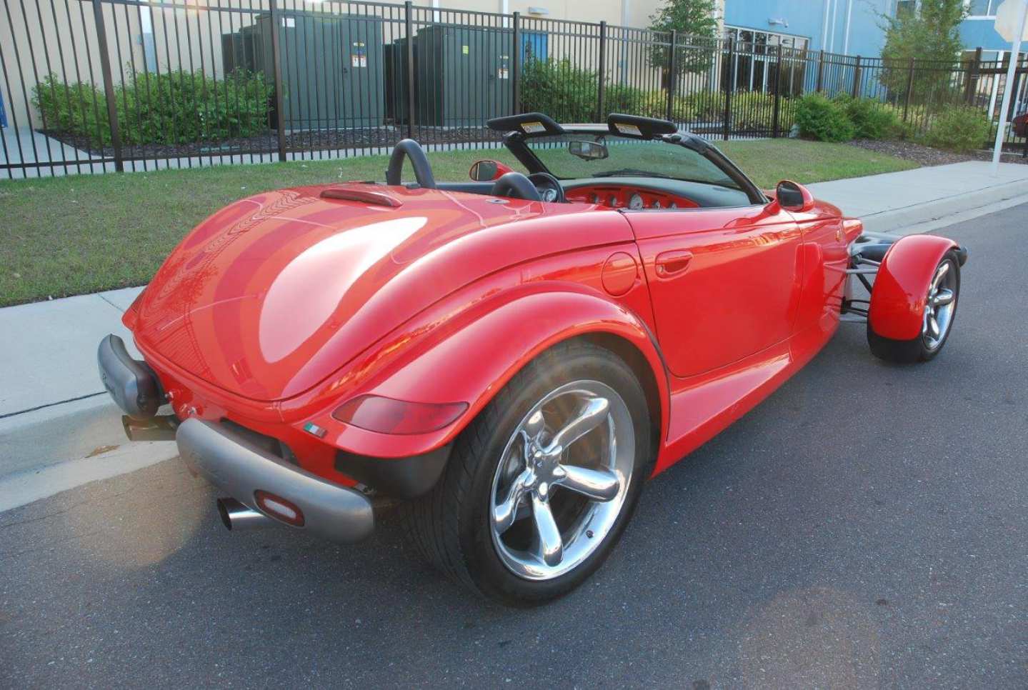 4th Image of a 1999 PLYMOUTH PROWLER
