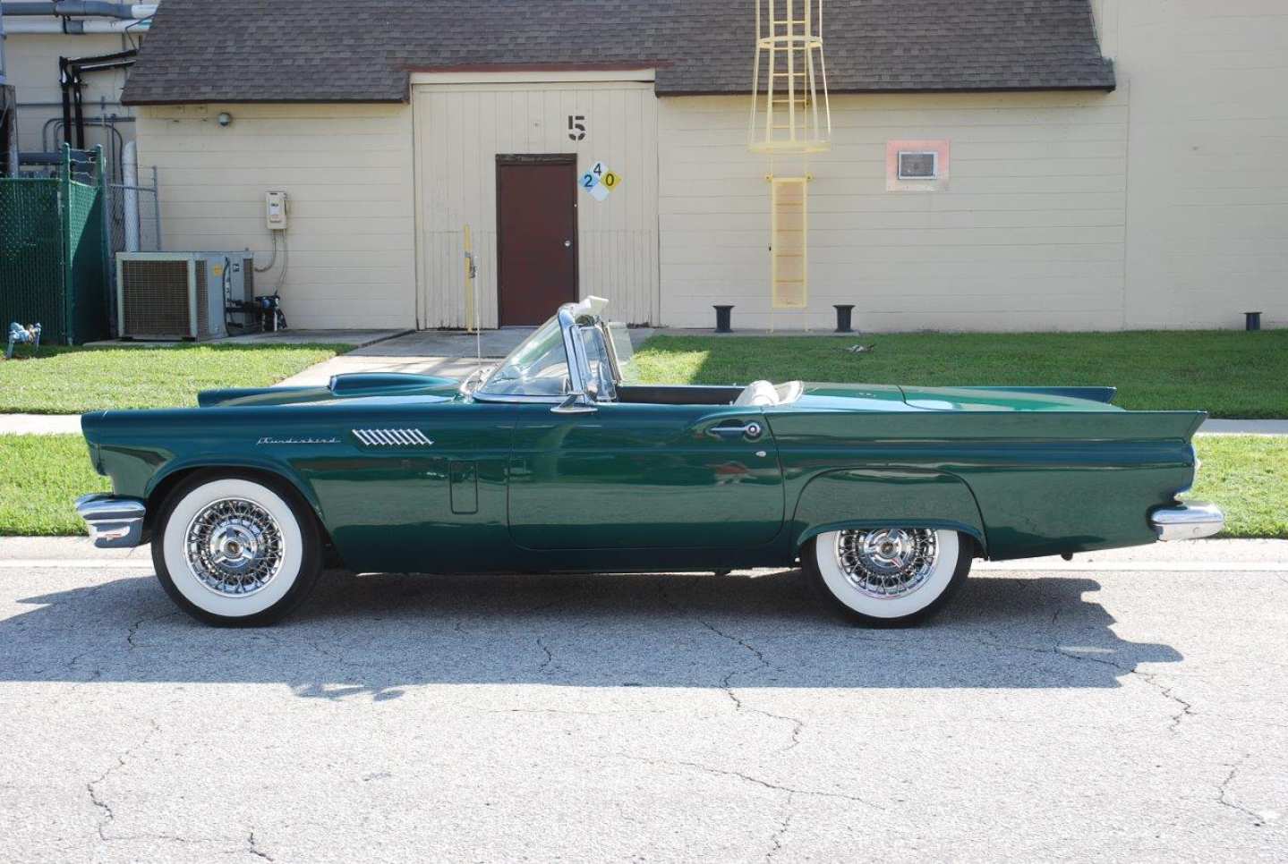 2nd Image of a 1957 FORD THUNDERBIRD