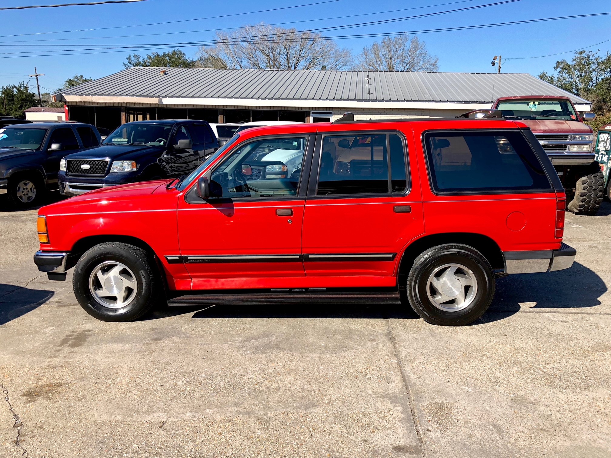 2nd Image of a 1994 FORD EXPLORER XLT