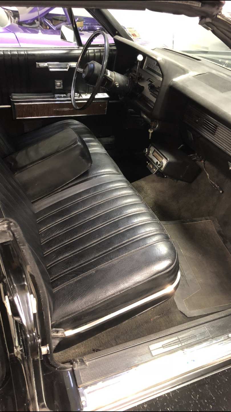 2nd Image of a 1967 LINCOLN CONTINENTAL