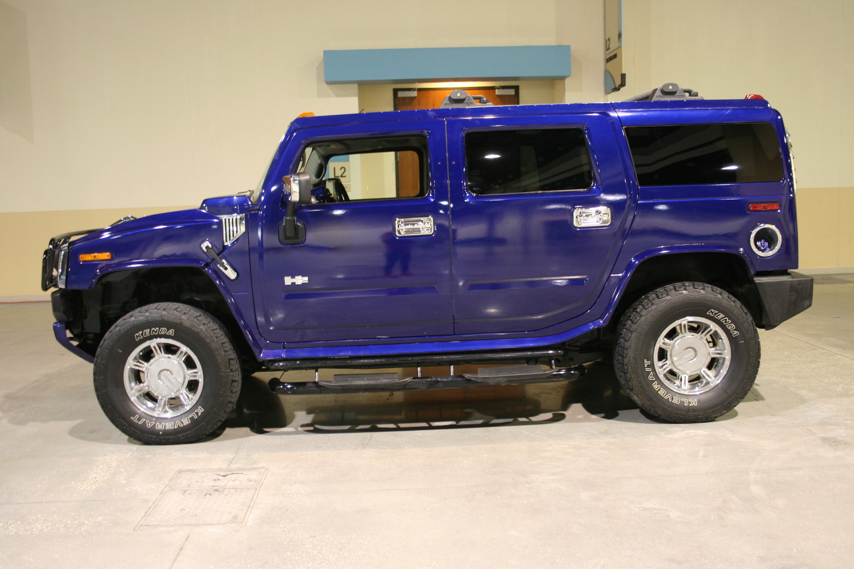 2nd Image of a 2003 HUMMER H2 3/4 TON