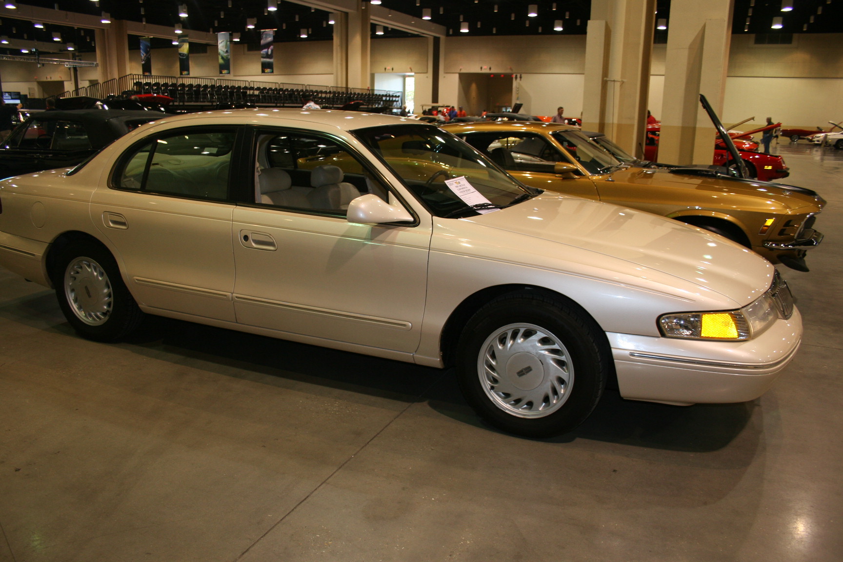 2nd Image of a 1995 LINCOLN CONTINENTAL