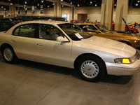 Image 3 of 10 of a 1995 LINCOLN CONTINENTAL