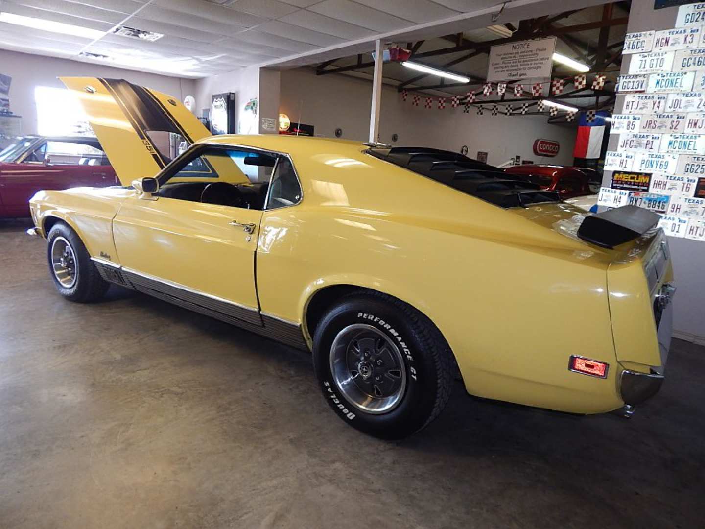 24th Image of a 1970 FORD MUSTANG MACH I