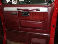 Image 9 of 12 of a 1986 CHEVROLET C10