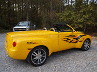 Image 3 of 15 of a 2005 CHEVROLET SSR