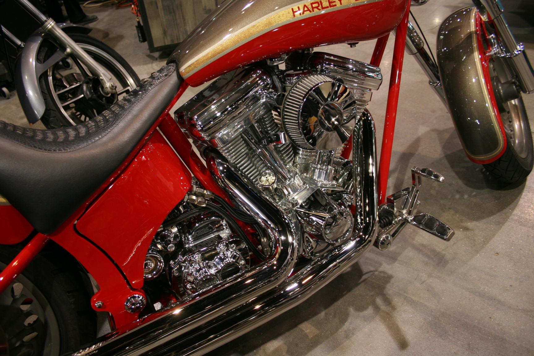 3rd Image of a 2001 HARLEY MOTORCYCLE