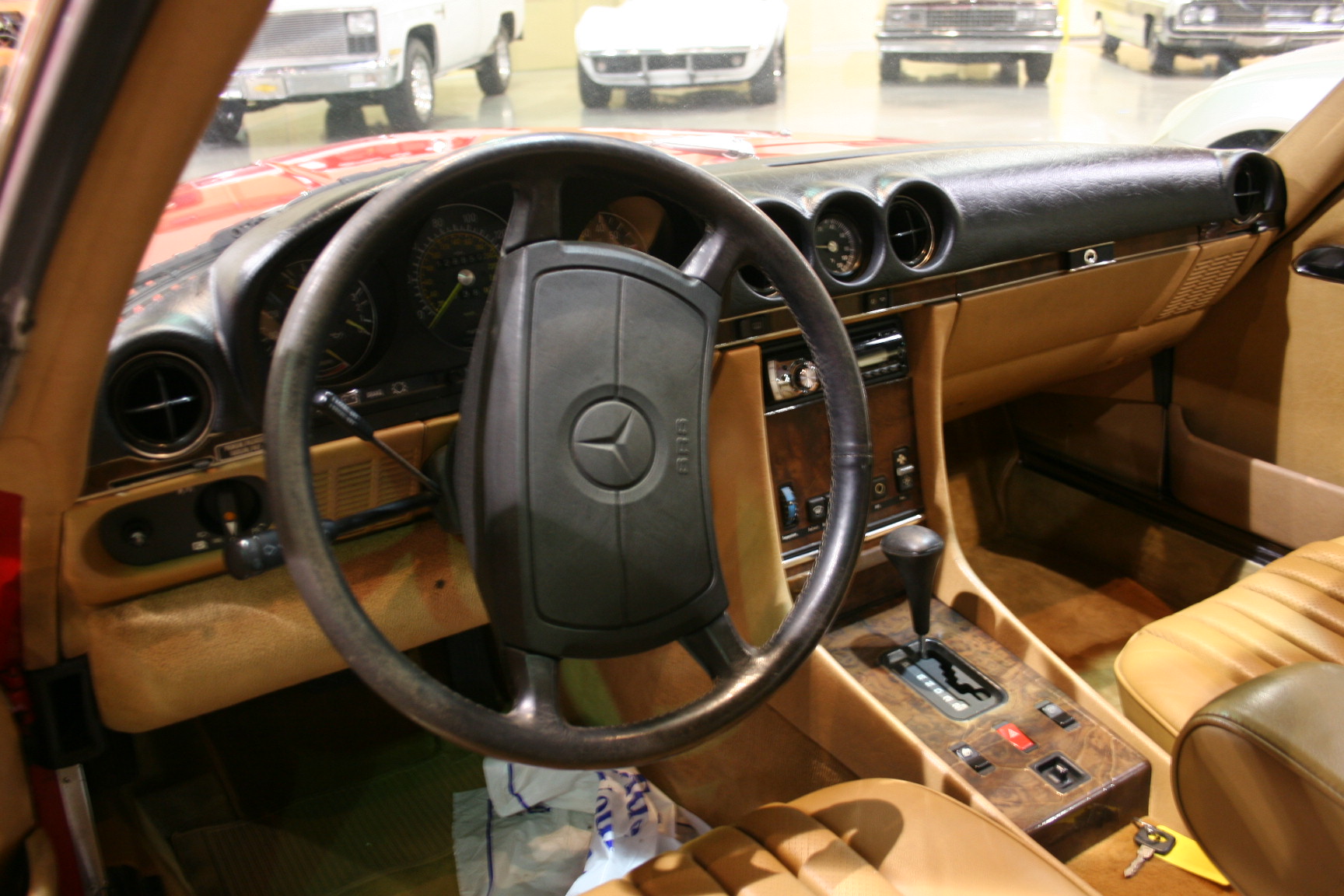 3rd Image of a 1986 MERCEDES 560SL