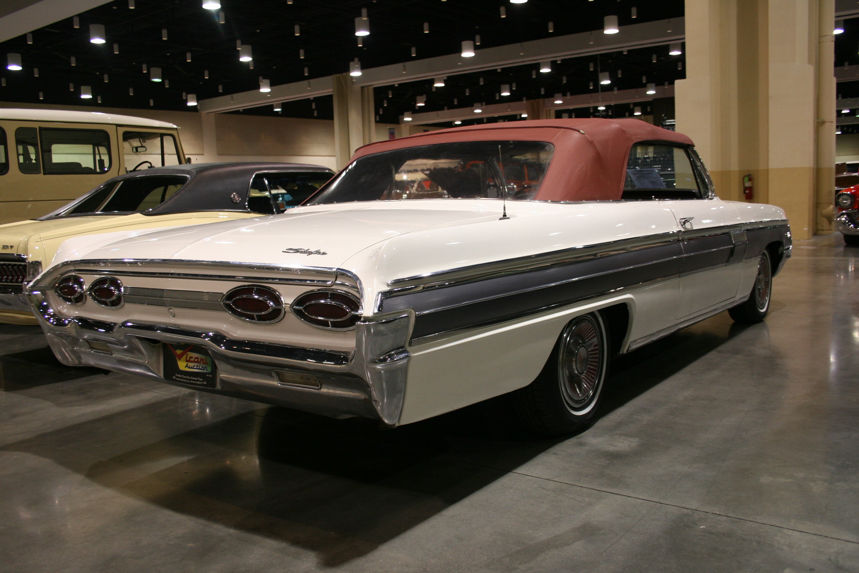 10th Image of a 1962 OLDSMOBILE STARFIRE