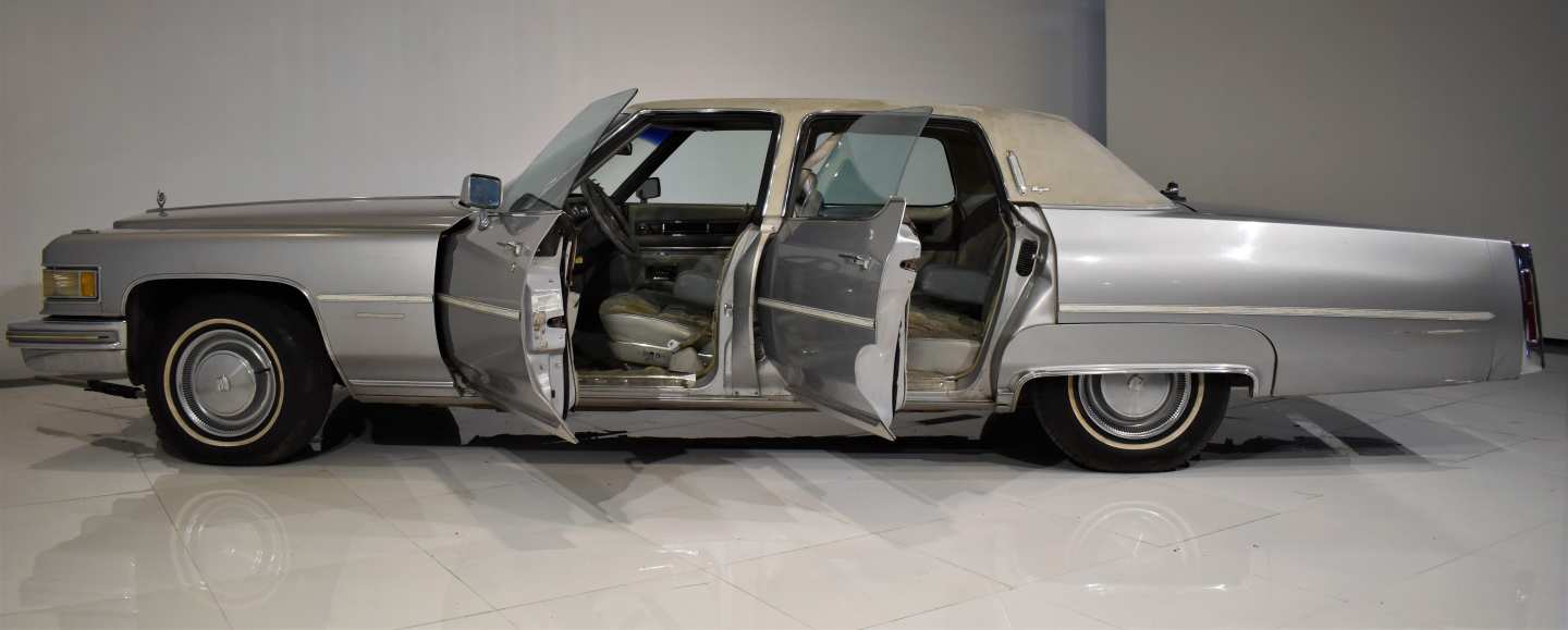 3rd Image of a 1976 CADILLAC BROUGHAM
