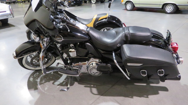0th Image of a 2010 HARLEY DAVIDSON FLHRC