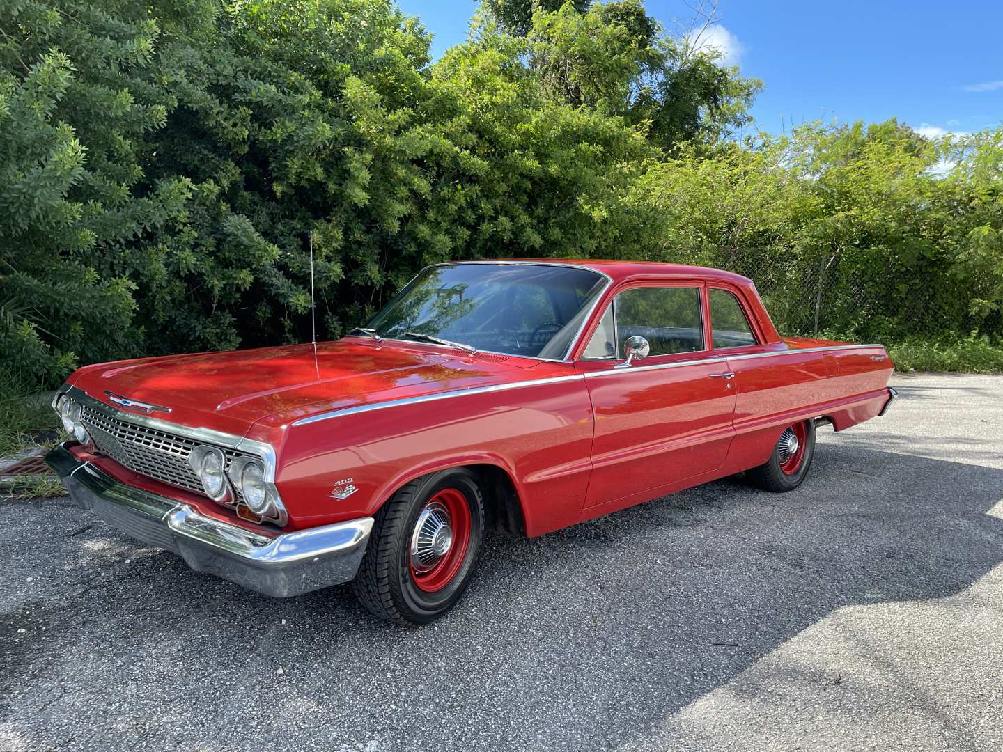 1st Image of a 1963 CHEVROLET BISCAYNE