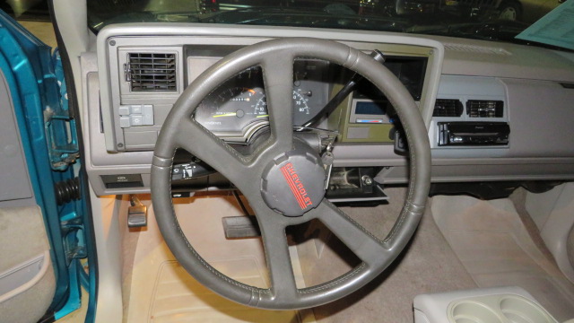 5th Image of a 1994 CHEVROLET C3500