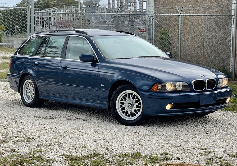 0th Image of a 2002 BMW 5 SERIES 525I