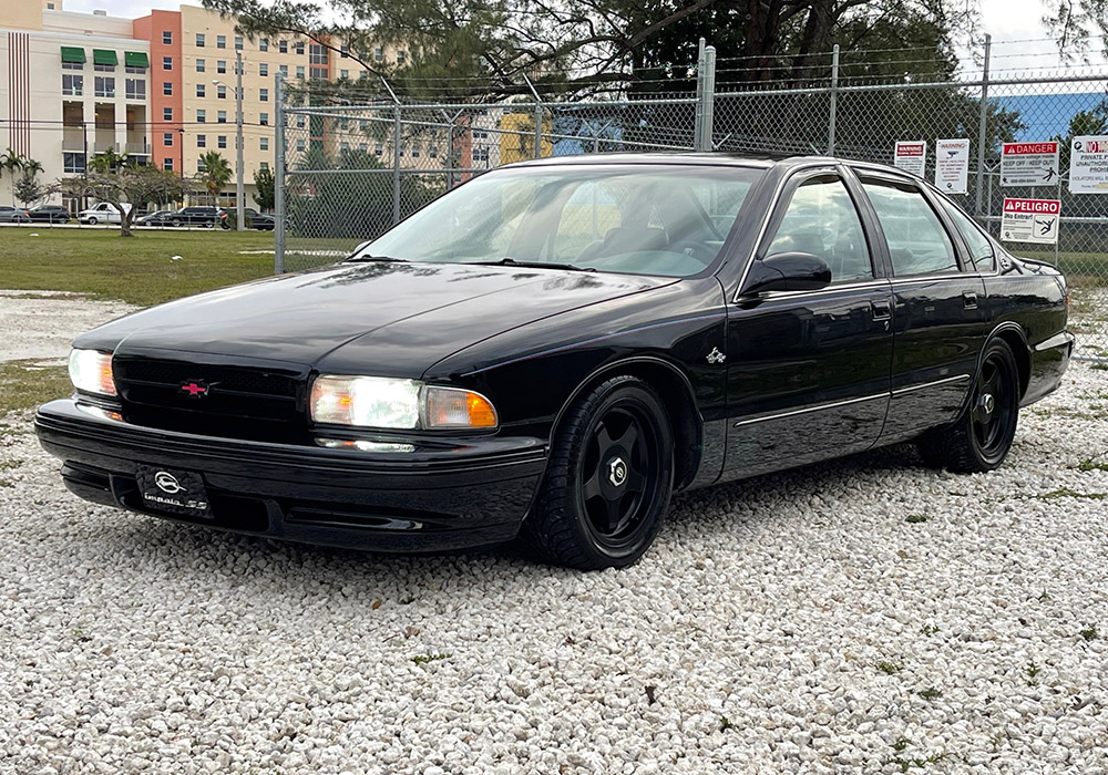 2nd Image of a 1996 CHEVROLET IMPALA / CAPRICE