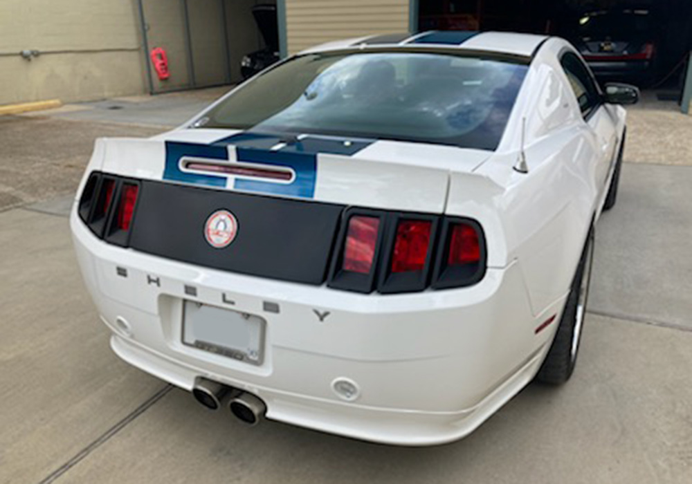 3rd Image of a 2012 FORD MUSTANG GT