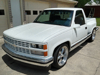 Image 2 of 25 of a 1989 CHEVROLET C1500