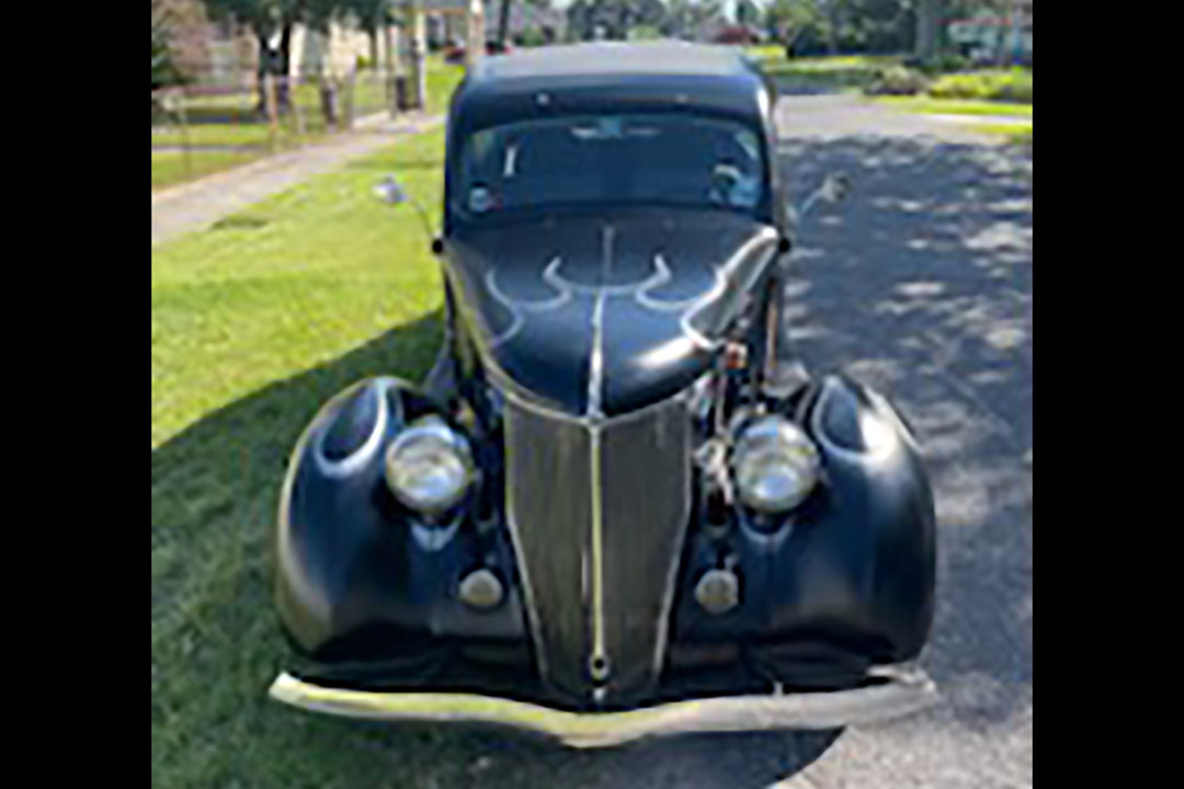 2nd Image of a 1936 FORD HUMPBACK
