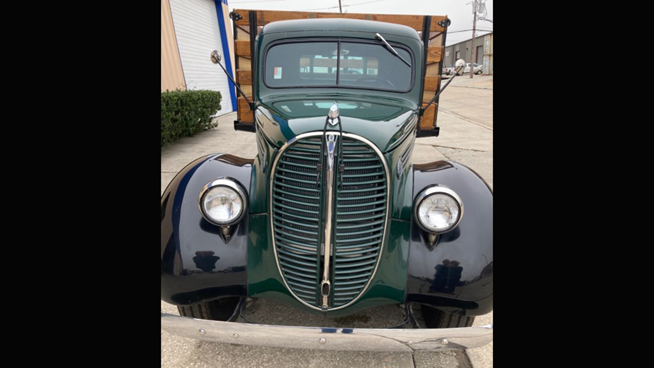 3rd Image of a 1938 FORD .