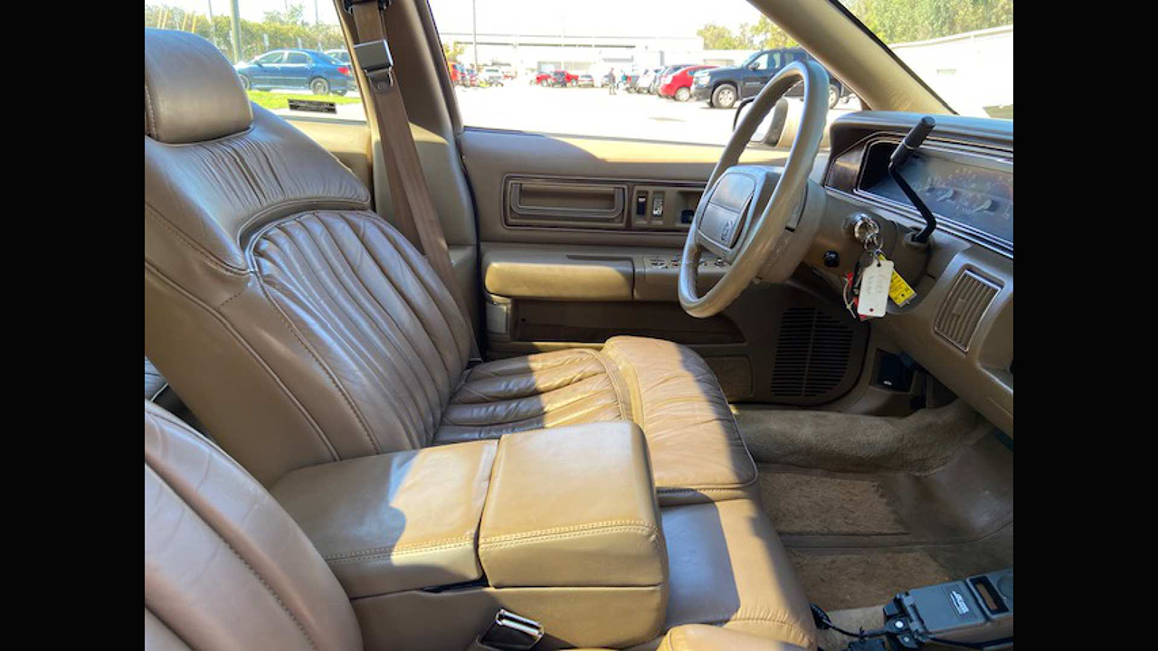 2nd Image of a 1993 BUICK ROADMASTER ESTATE WAGON