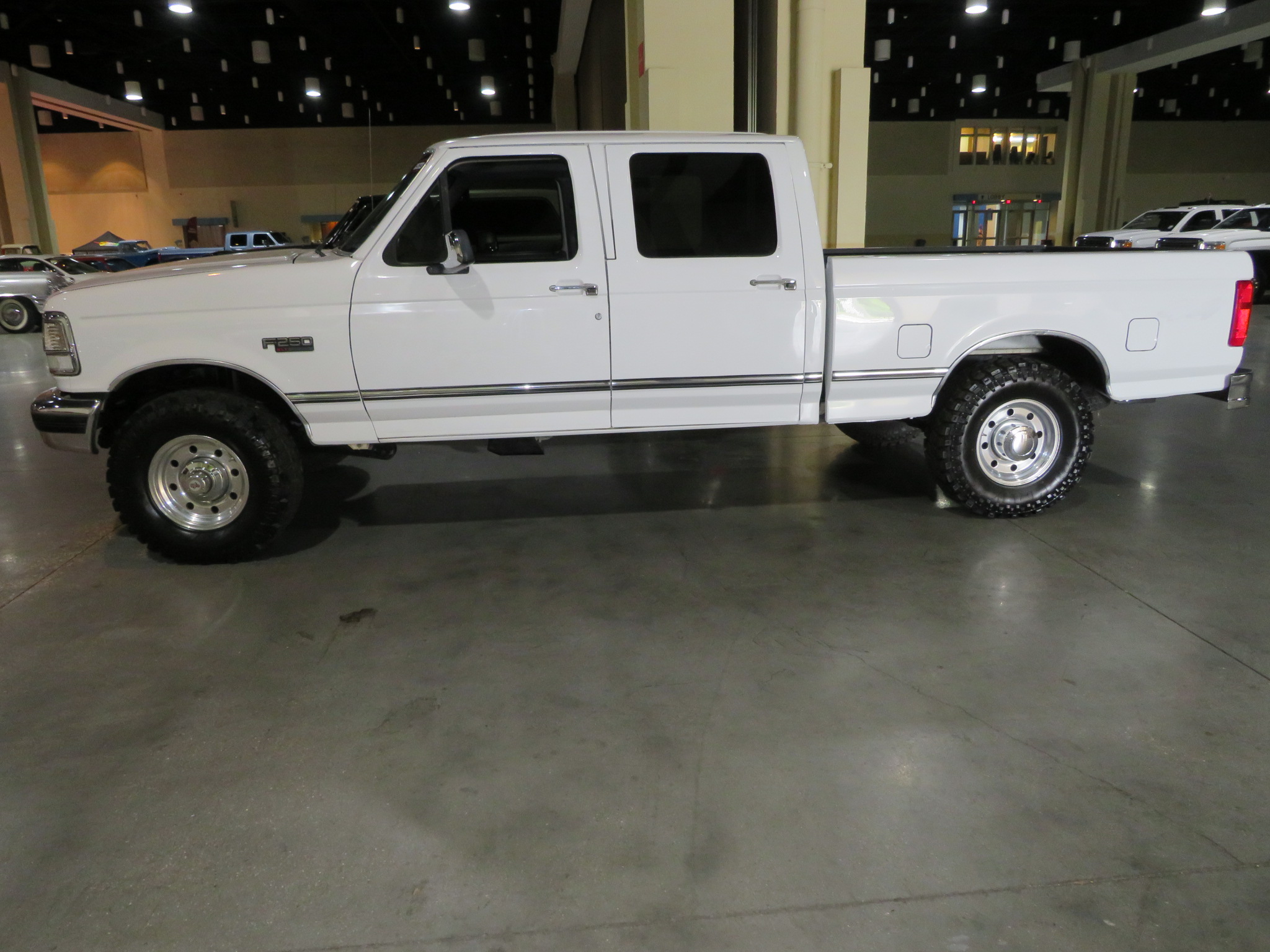 2nd Image of a 1996 FORD F-250