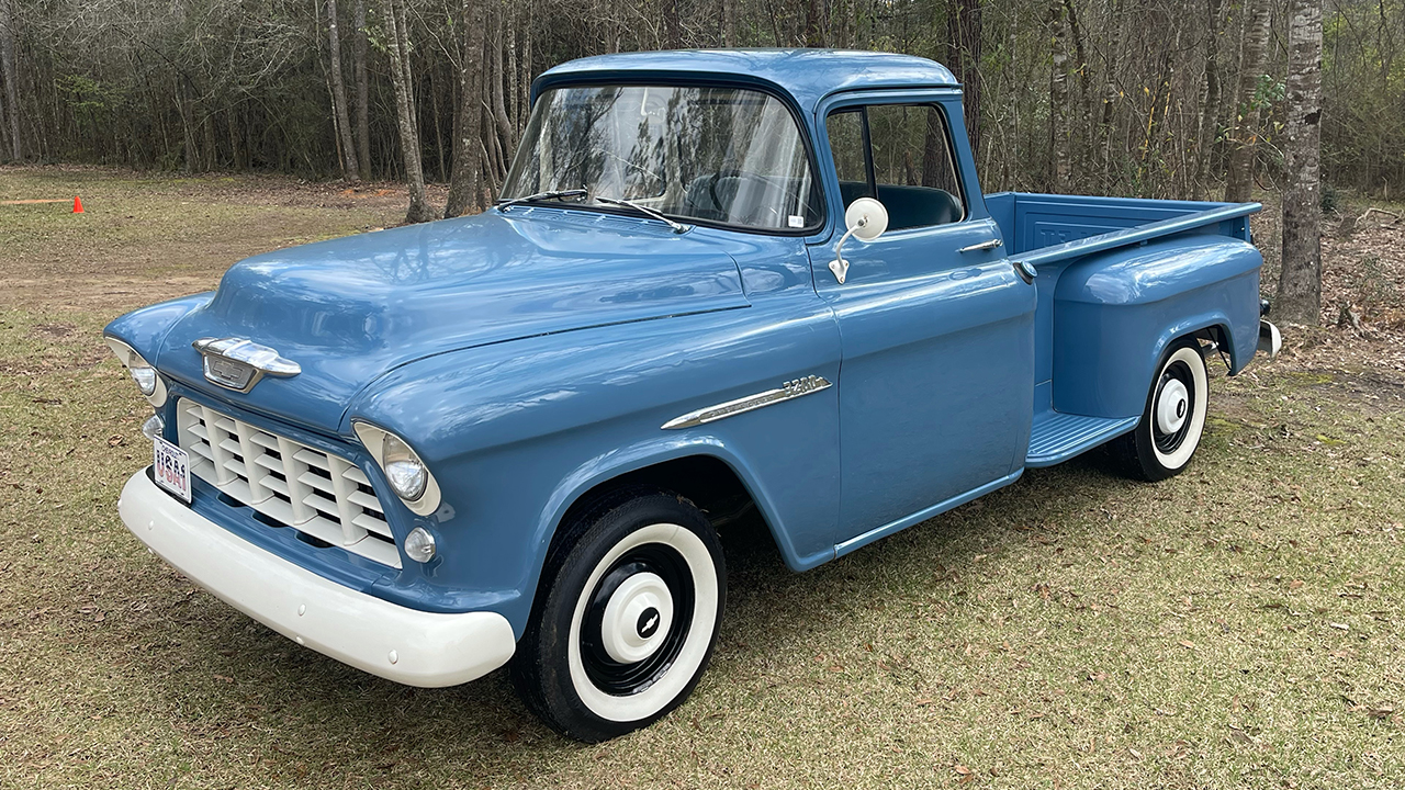 4th Image of a 1955 CHEVROLET 3200