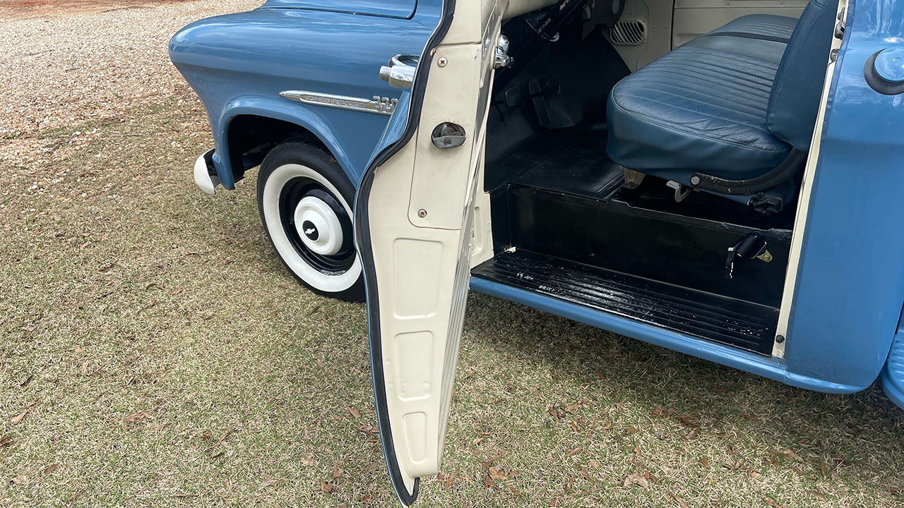 20th Image of a 1955 CHEVROLET 3200