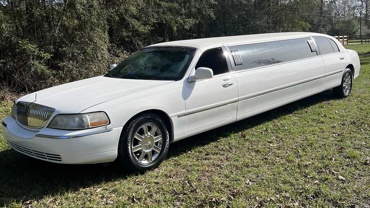 0th Image of a 2011 LINCOLN TOWN CAR EXECUTIVE