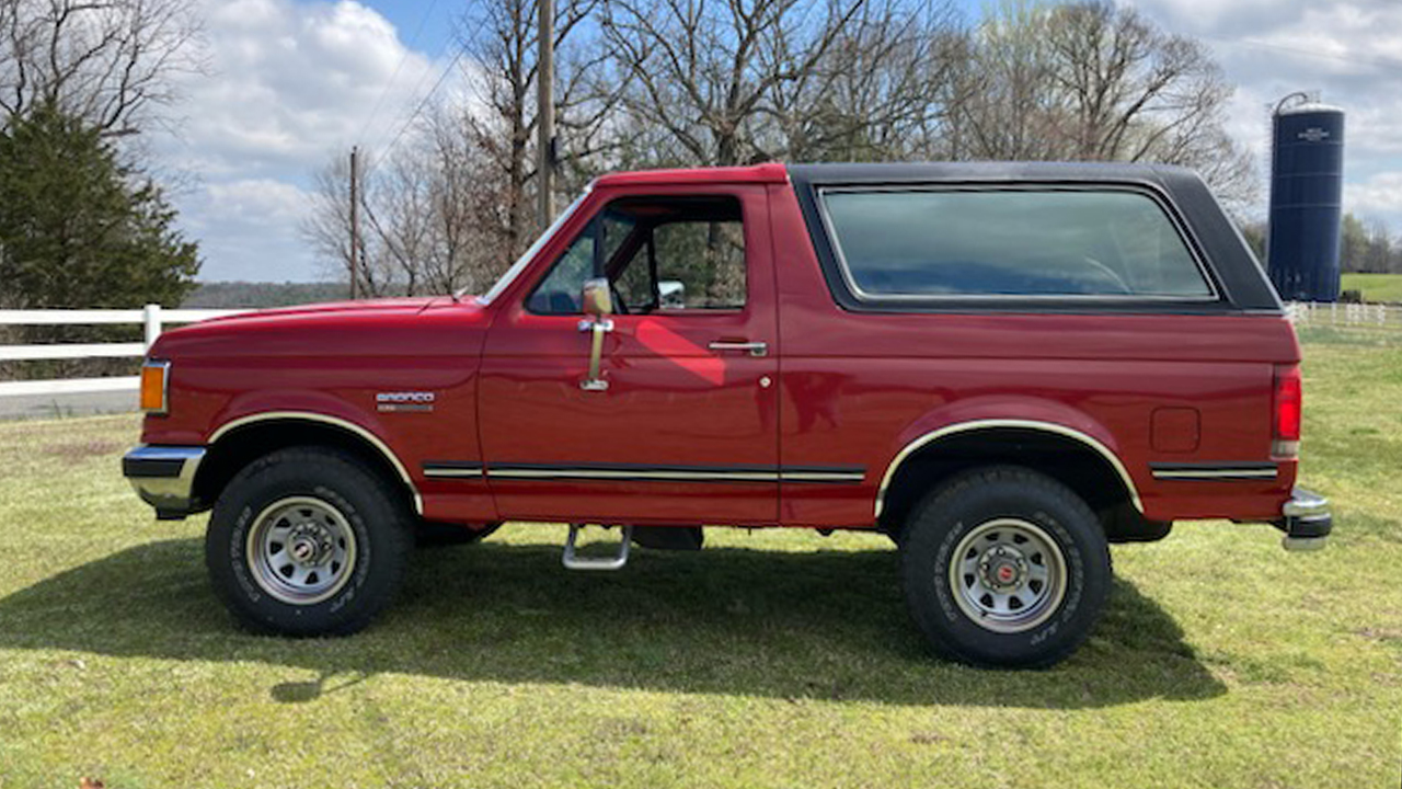 4th Image of a 1987 FORD BRONCO XLT