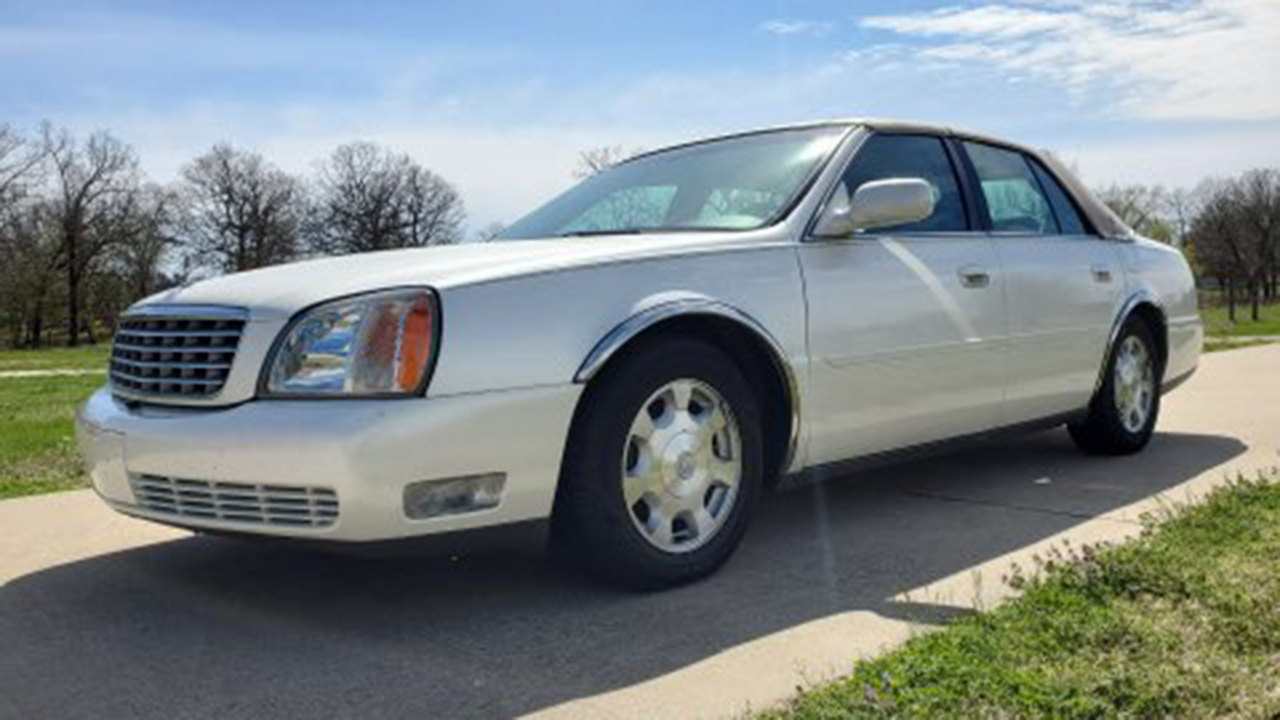 1st Image of a 2002 CADILLAC DEVILLE