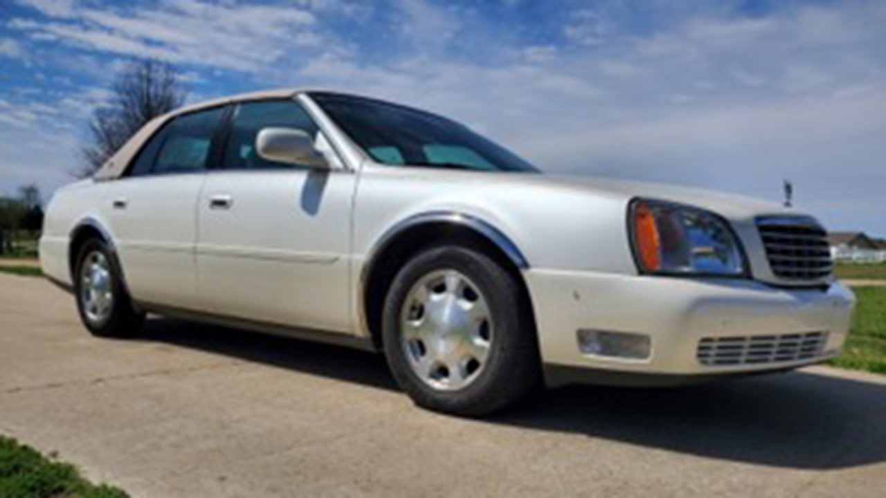 3rd Image of a 2002 CADILLAC DEVILLE