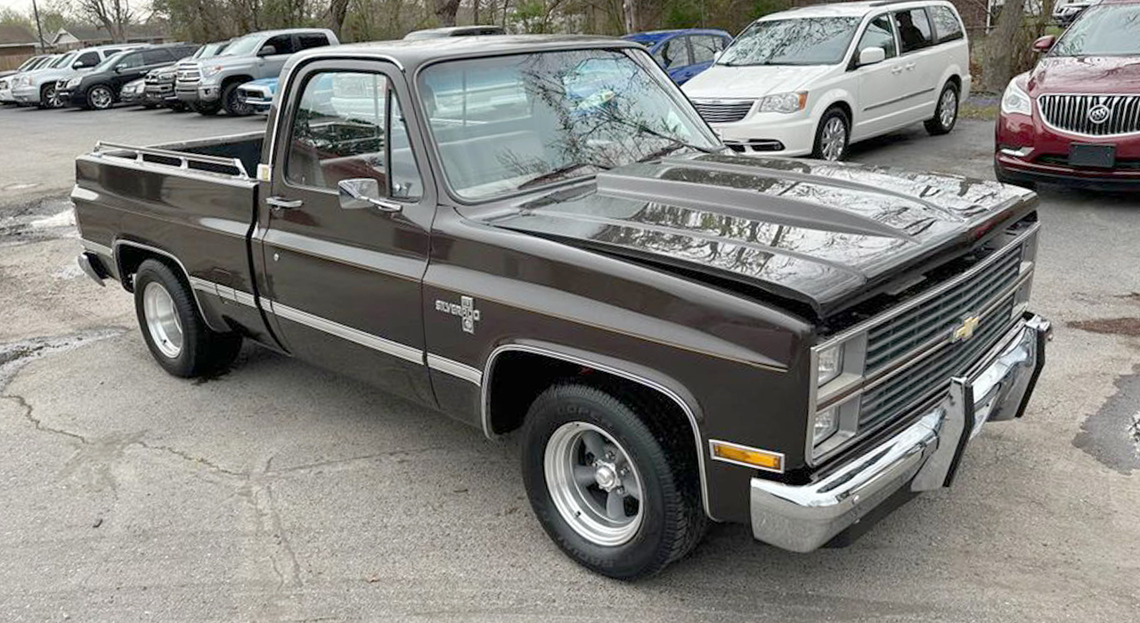 1st Image of a 1984 CHEVROLET C10