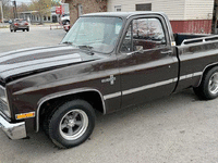 Image 1 of 10 of a 1984 CHEVROLET C10