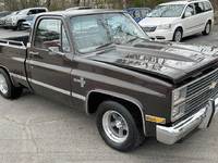 Image 2 of 10 of a 1984 CHEVROLET C10
