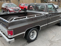 Image 4 of 10 of a 1984 CHEVROLET C10