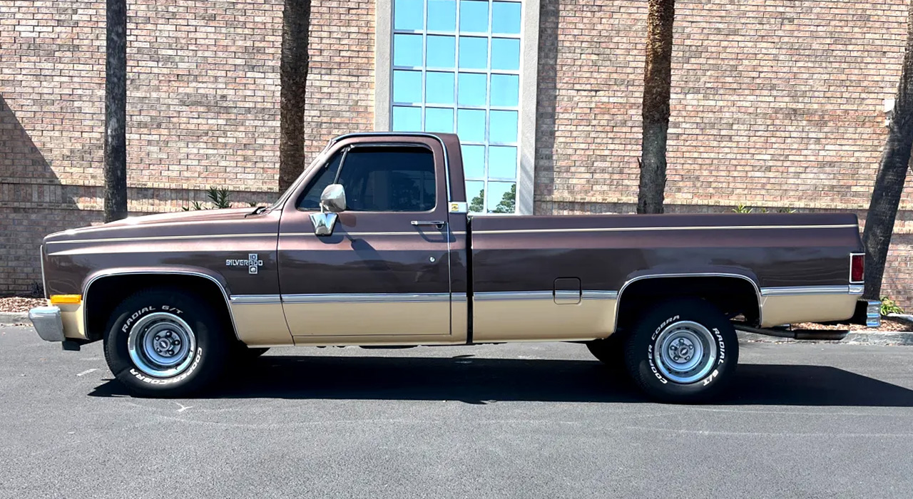4th Image of a 1983 CHEVROLET C10