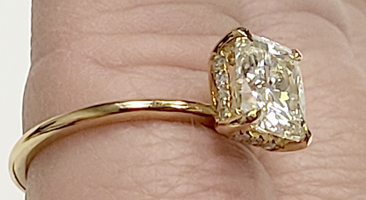6th Image of a N/A 18K GOLD DIAMOND